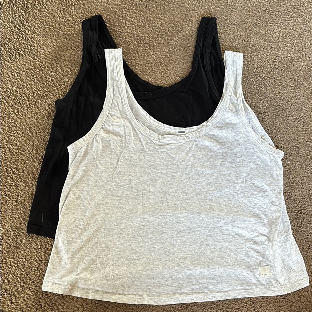 Vuori crop tanks. Gently used, no tags. Maybe worn 2-3x each
